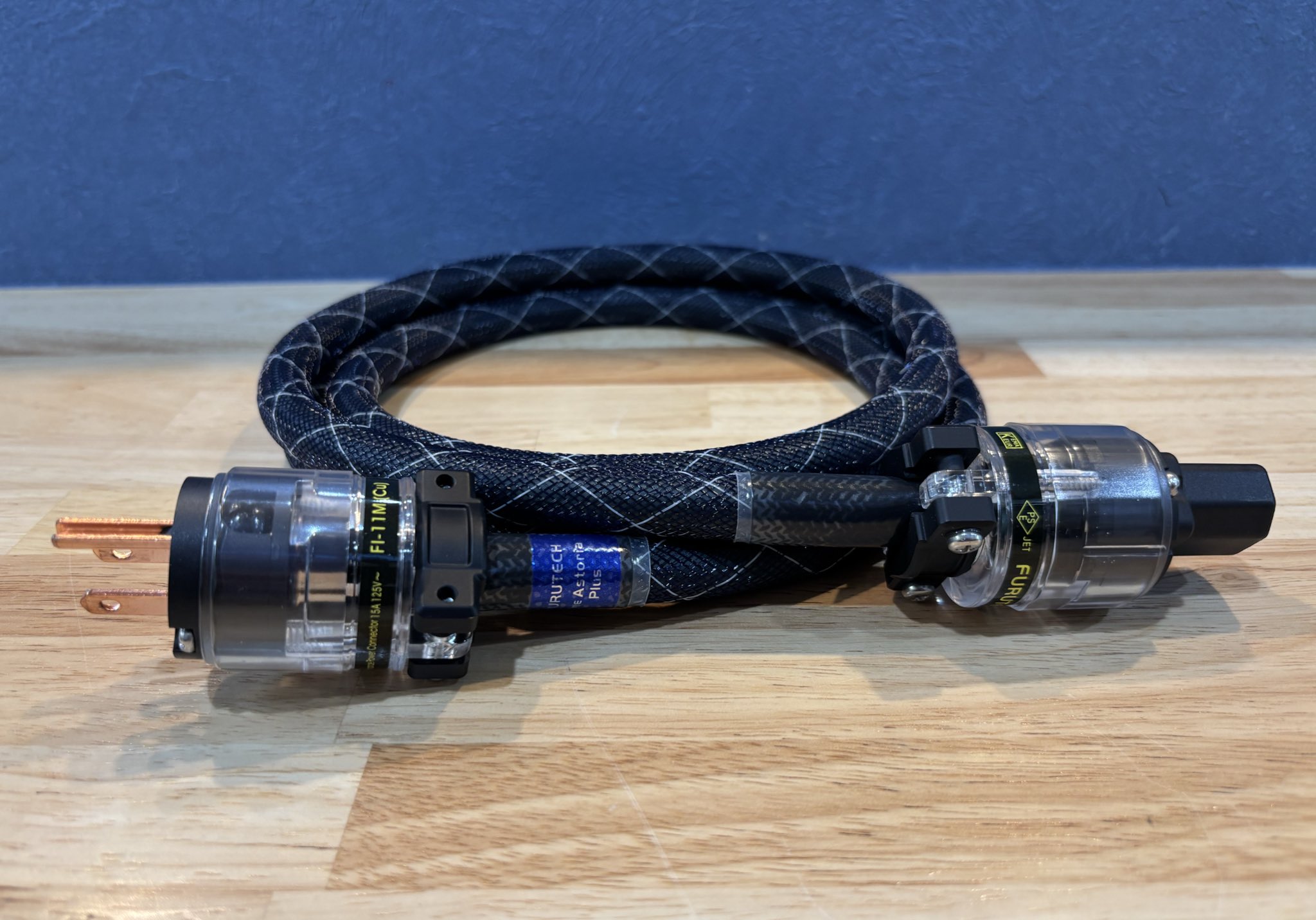 AykmFURUTECH Astoria箱付き 電源ケーブル Amazon | FURUTECH ADL 電源ケーブル The Astoria 1.5m 1本 THE