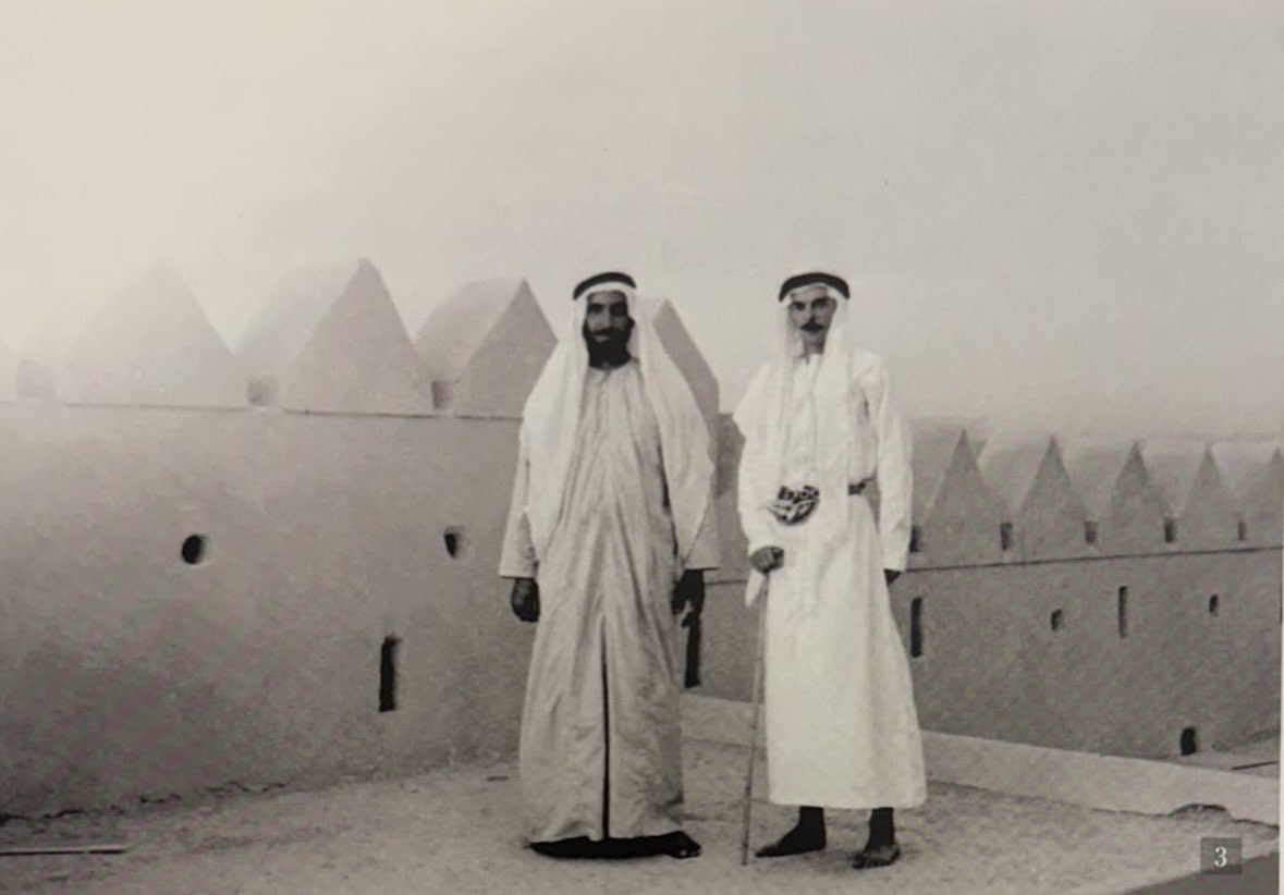 اللهمّ إنه أكرَمنَا فالدّنيا ، فأكرمهُ في جِوارِك..

#زايد_بن_سلطان_آل_نهيان