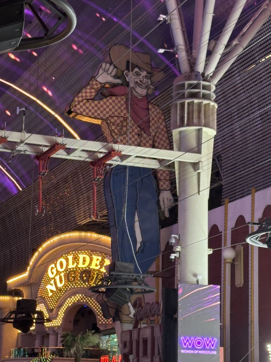VitalVegas's tweet photo. We’ve heard Vic is lit sporadically, but never when we’re here—starting to take it personally. #FixVic https://t.co/PLVi2i1f9e