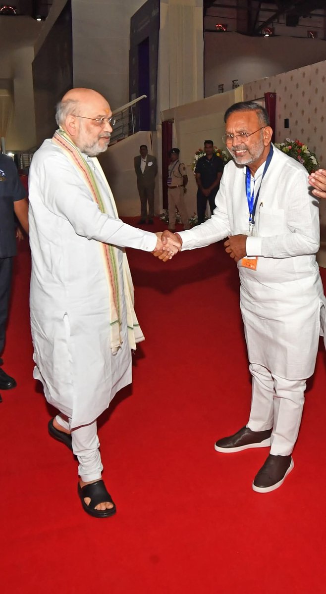 hlnagar's tweet photo. देश के माननीय गृह एवं सहकारिता मंत्री आदरणीय श्री @AmitShah जी को जन्मदिन की हार्दिक बधाई एवं शुभकामनाएं।

आप सदैव स्वस्थ एवं प्रसन्न रहें, प्रभु श्री राम आपको दीर्घायु जीवन प्रदान करें एवं सदैव आपका अमूल्य मार्गदर्शन हमें प्राप्त होता रहें।

#HappyBDayAmitShahji https://t.co/EpNrtgzCSv