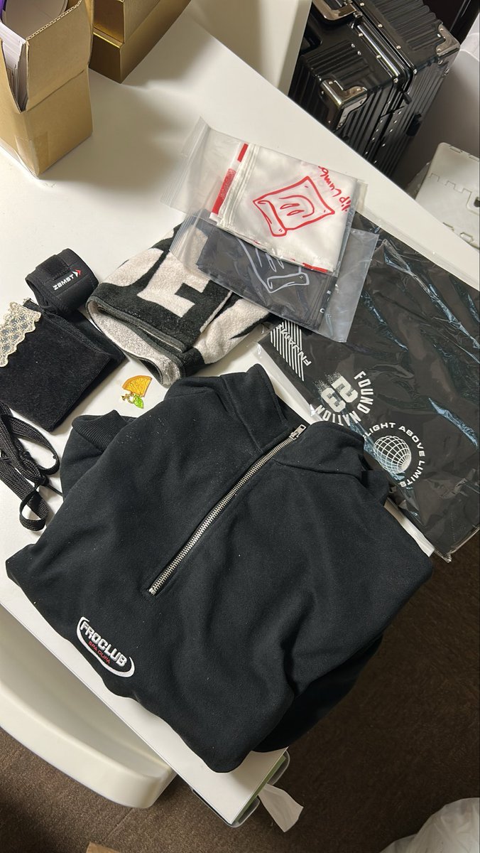 FNJAMの忘れ物になります
今月中までは保管してますが、
それ以降は処分させていただきます💦
忘れた方はご連絡お願いいたします🙇🏻‍♂️