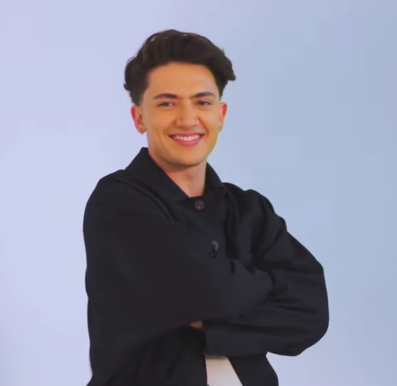 mary_vibess's tweet photo. Era para tener mas linea de baile? Porque no entiendo nada, ellos la daban tanto en vocal como en baile perfectamente 
#SantosBravos #SantosBravosDebut https://t.co/9HKWiTQ4L8