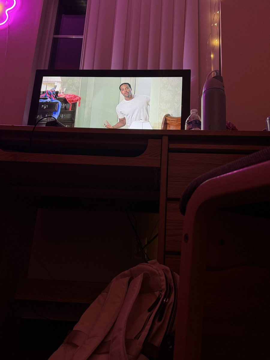 reese_kat7's tweet photo. Watching white chicks w the girls #techwell https://t.co/8BW7HEVEjM