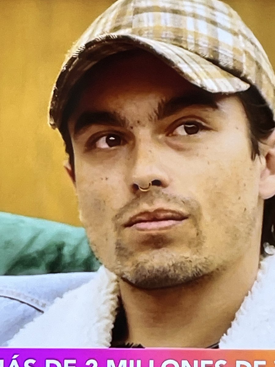 YONATANGOMURY's tweet image. Zaz! #SergioMayerMori tendrá que compartir cama con #TEO en #lagranjavip por bobo él mismo creó un gigante en su contra 🤷🏻♂️