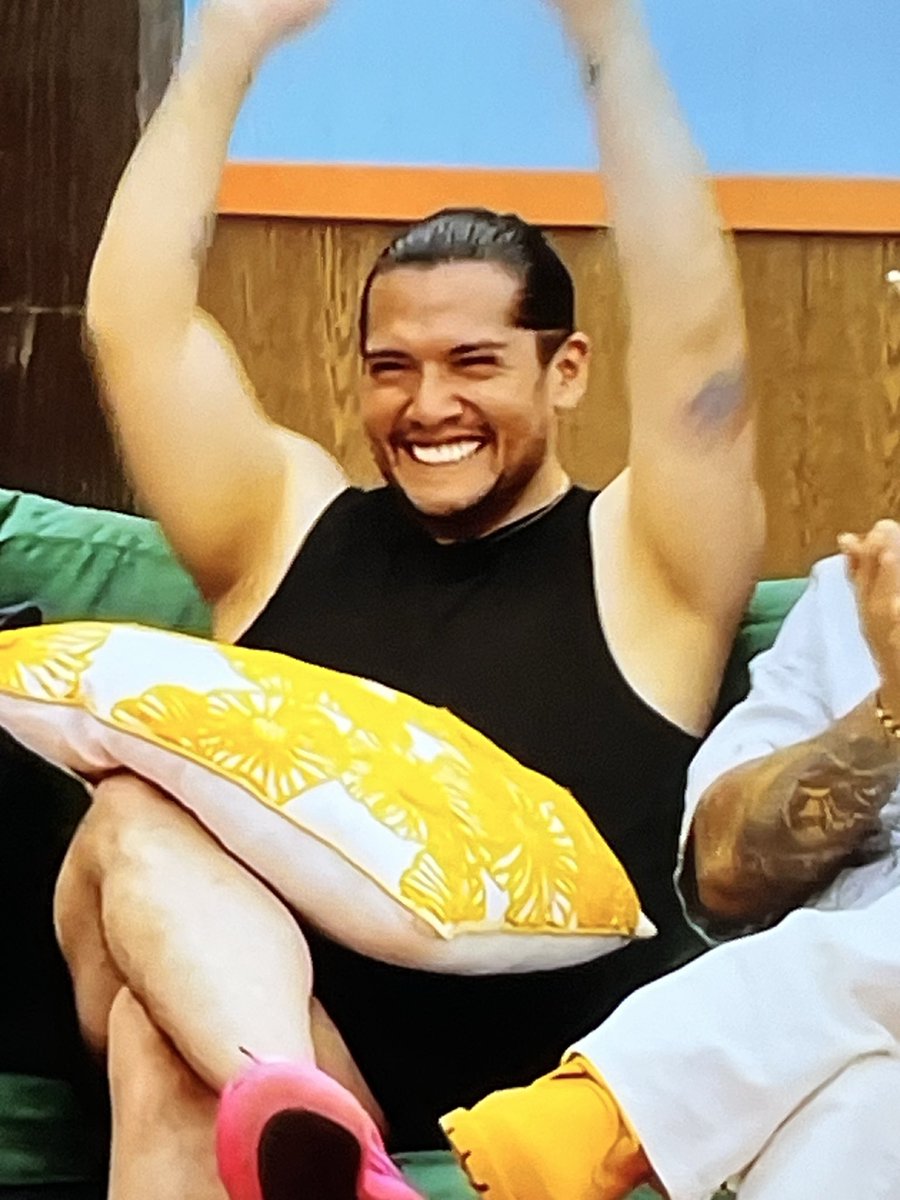 YONATANGOMURY's tweet image. Zaz! #SergioMayerMori tendrá que compartir cama con #TEO en #lagranjavip por bobo él mismo creó un gigante en su contra 🤷🏻♂️
