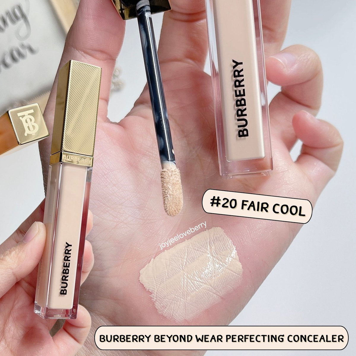 joyjeeloveberry's tweet image. อึ้งกับงานผิว BURBERRY ทุกตัว!! เห้ยทุกคนน ชั้นไปอยู่ไหนมา คอลซีลเลอร์เค้าเนื้อดีมากๆๆ จอยชอบเนื้อแบบนี้เลยอ่ะ เบาหวิว เกลี่ยง่าย ไม่แห้งแครก ลงแล้วใต้ตาไบรท์ เหมือนคนนอนพอมาทั้งชีวิต ยังฉ่ำๆ ดิวอี้ๆ ทั้งที่ฟินิชแมตต์ ไม่ตกร่องใดๆ แถมปิดดีเลยด้วยนะ จอยว่ากลางๆ ถึงสูง ติดทน…