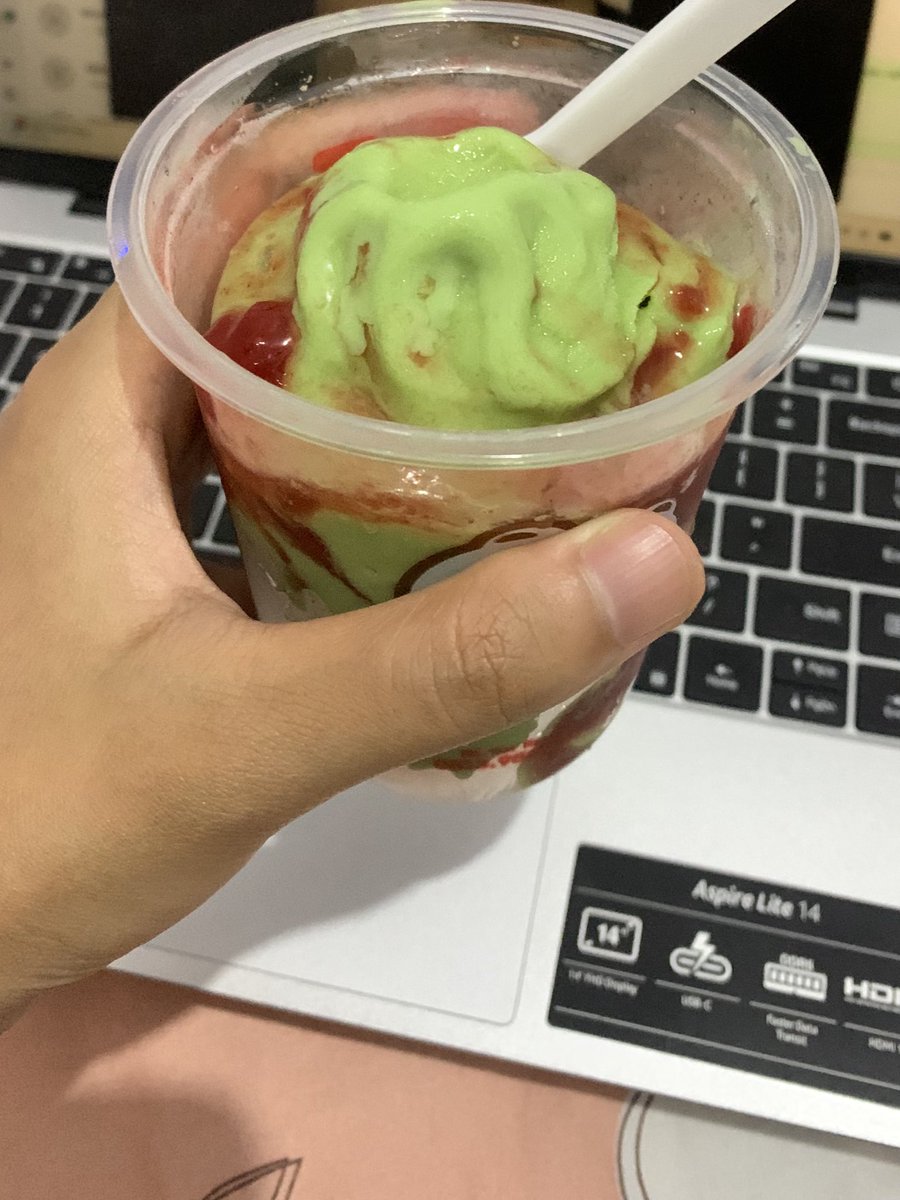 adeeauliia's tweet photo. matcha lately 💚 https://t.co/3EHMRp7C7q