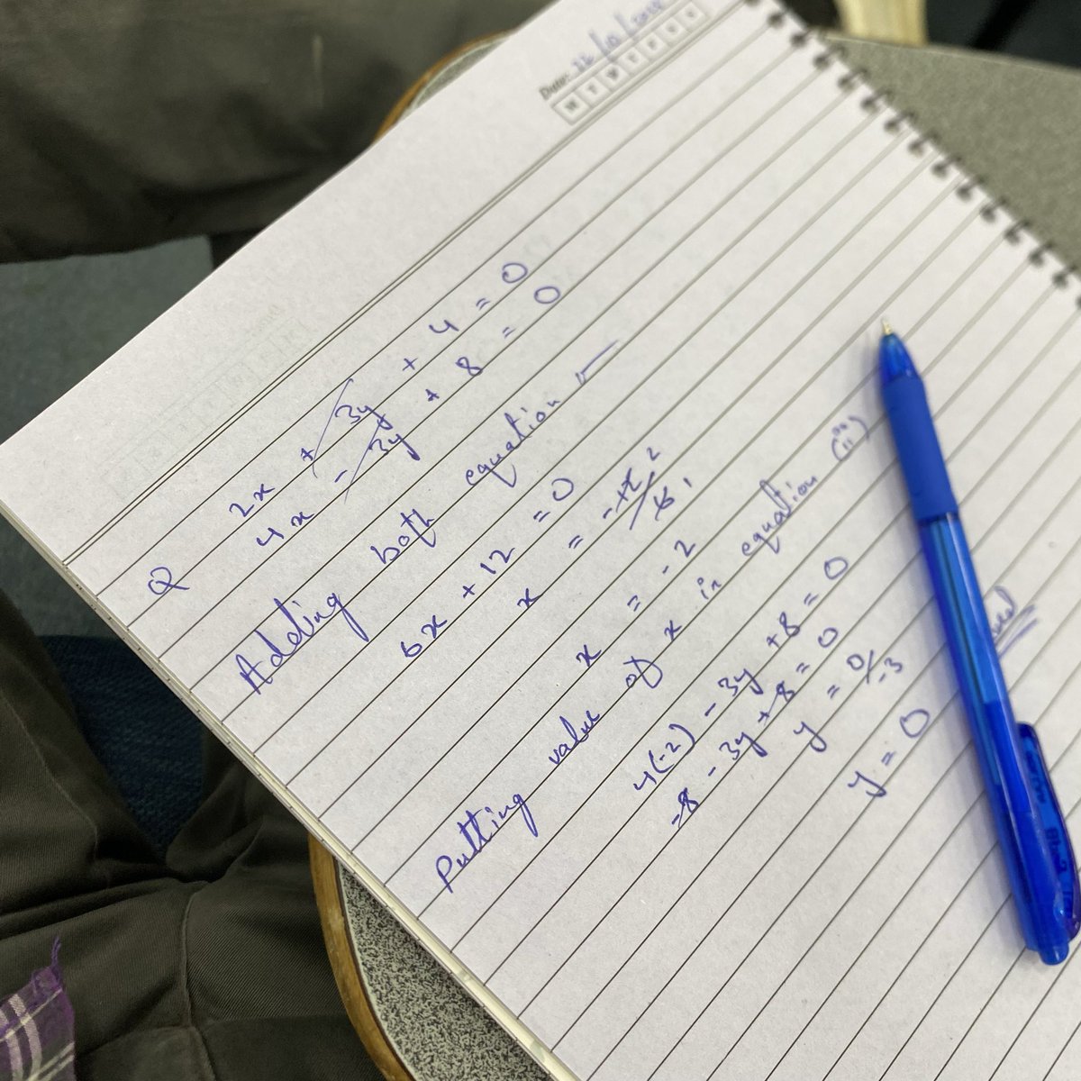 huzugraphy's tweet photo. I think I’m the only one in the chat jise maths achi lgti he 🥰 https://t.co/1Ag4aw1Fzy