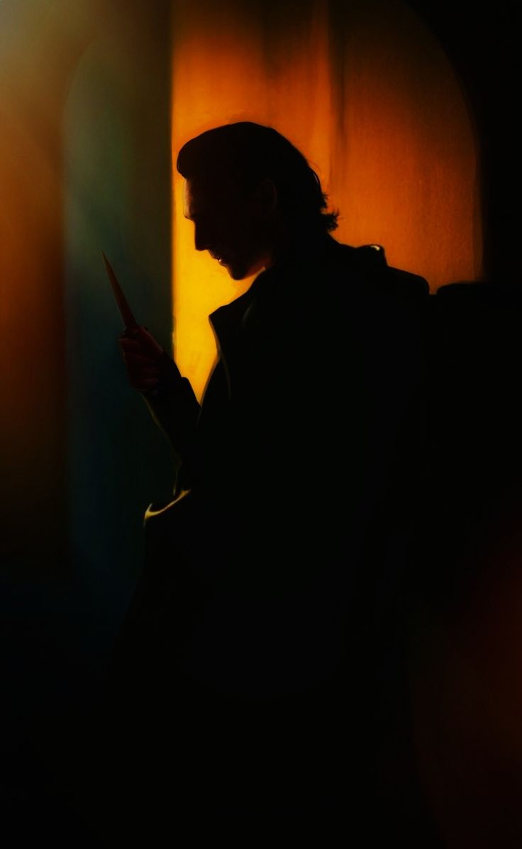 ⠀— Мне не нравится мучить людей. Но я должен. Я должен... Потому что это часть иллюзии. Это хитрый и жестокий трюк слабых, которые стремятся внушить страх. 

      Отчаянная попытка управлять. 
                               Я — Локи. Из Асгарда. 
⠀