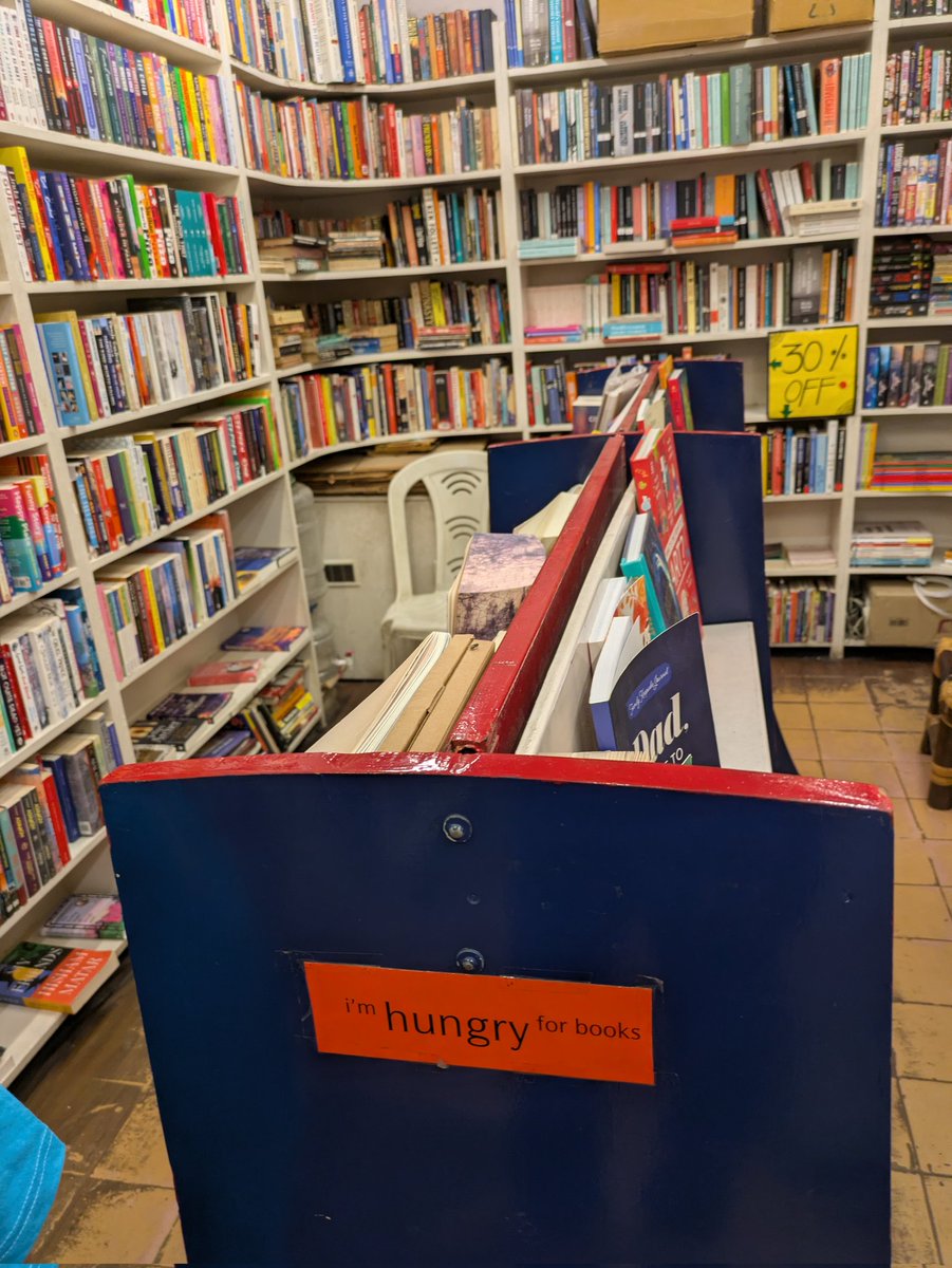 divya_sharmaMD's tweet image. Stepped into a small, cozy bookstore yesterday .. the kind that smells of old pages and quiet dreams. In a world of disappearing book shops, places like these remind you why reading still feels like coming home. #BookLove #SupportLocalBookstores