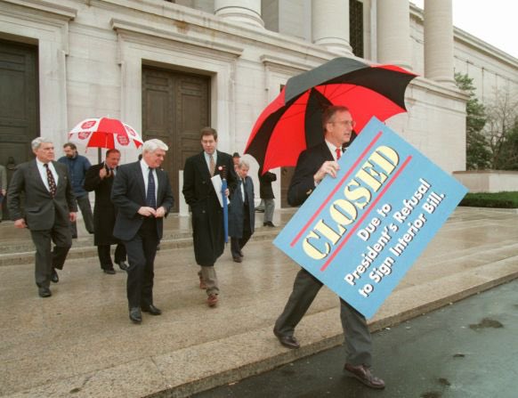 corneror's tweet photo. We’re now in the 2nd longest government shutdown, passing the 1995 government shutdown, crazy. https://t.co/jWWOdUiYYs