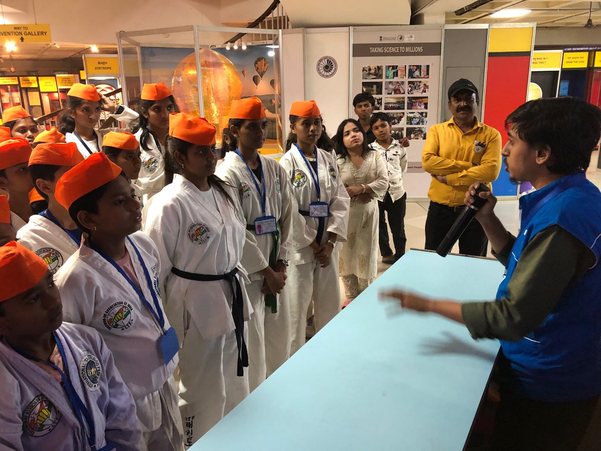 RamanCentre's tweet image. From curiosity to discovery — that’s the journey of science! 🌟
Visitors at Raman Science Centre &amp;amp; Planetarium witnessed live demonstrations that made complex scientific ideas simple, exciting, and unforgettable!

#ExploreScience #PublicDemo #RamanScienceCentre #STEMLearning