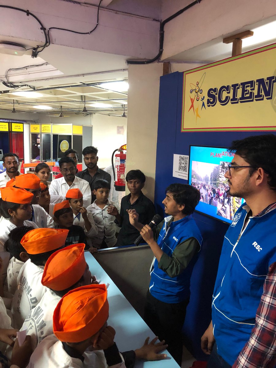 RamanCentre's tweet image. From curiosity to discovery — that’s the journey of science! 🌟
Visitors at Raman Science Centre &amp;amp; Planetarium witnessed live demonstrations that made complex scientific ideas simple, exciting, and unforgettable!

#ExploreScience #PublicDemo #RamanScienceCentre #STEMLearning