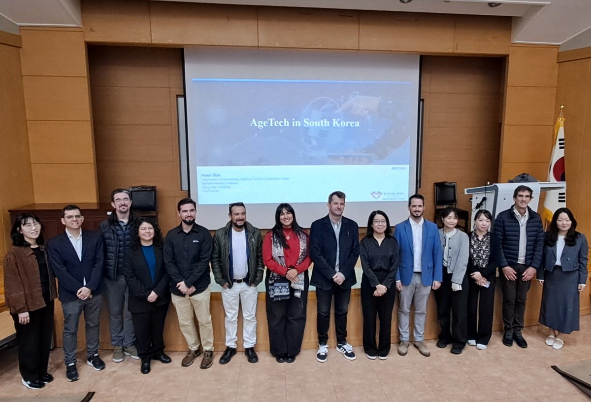 LabORA_robotics's tweet image. 🇰🇷 DAY 3: LabORA in Seoul 
Today we visited:
6⃣ AgeTech – Research group within Kyung Hee University improving elder care, independence & caregivers support through tech
#AssistiveRobotics #Seoul