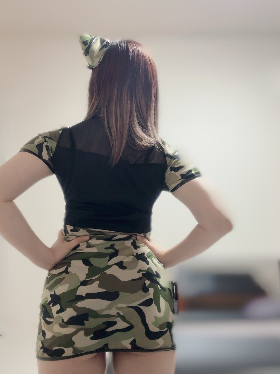 ここで働き始めてから褒められるようになった後ろ姿ショットしてみました🍑✨
自分じゃ見えないから褒められて気付くチャームポイント🫣❤︎

🈳16:00〜🍀✨

本日29:00まで！予約お待ちしてます🥰
☎️090-7500-4545
ちな🎀 esthe-raconter.com/cast/cast-4930/