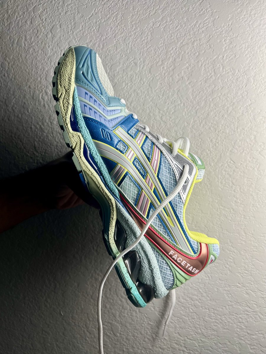 son_dean's tweet image. Man. These are so so soooo good.

@ad__sneaks I think I learned something from your photography style. 👍🏾

#facetasm #yourkicksaredope #PINdejos 
#asics #kayano16 #overpronation #perfection #nofittedtoday