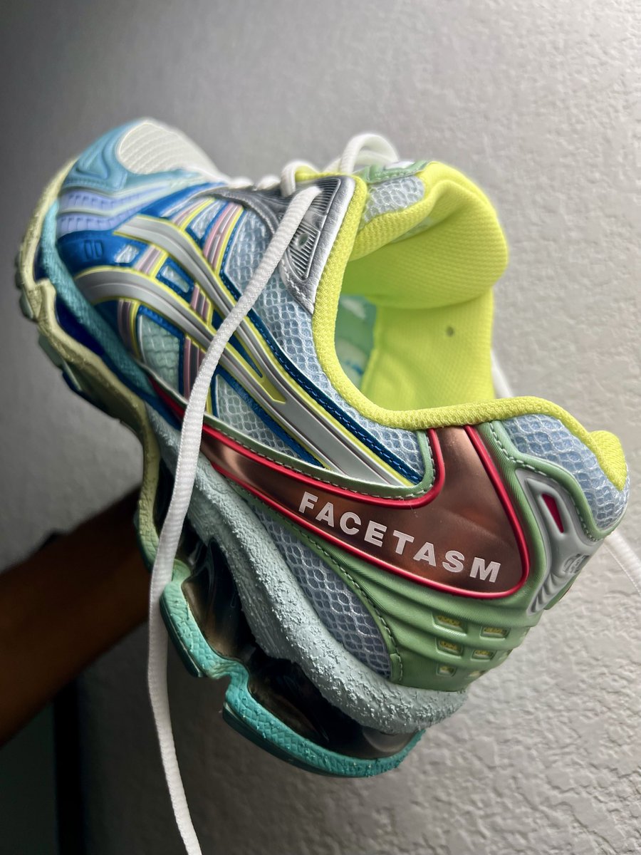 son_dean's tweet image. Man. These are so so soooo good.

@ad__sneaks I think I learned something from your photography style. 👍🏾

#facetasm #yourkicksaredope #PINdejos 
#asics #kayano16 #overpronation #perfection #nofittedtoday