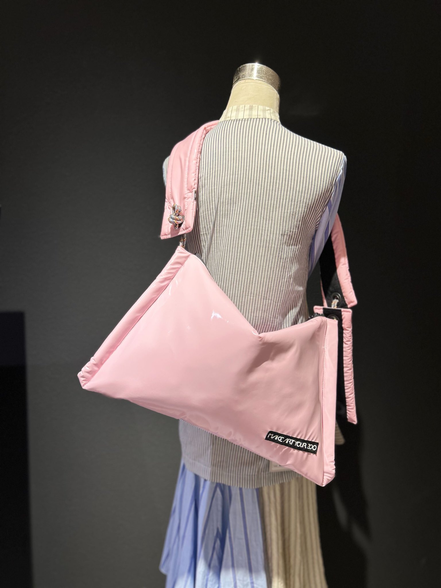 MAKEARTYOURZOOショルダーバック MAKE ART YOUR ZOO（メイク・アート・ユア・ズー、メイズ）