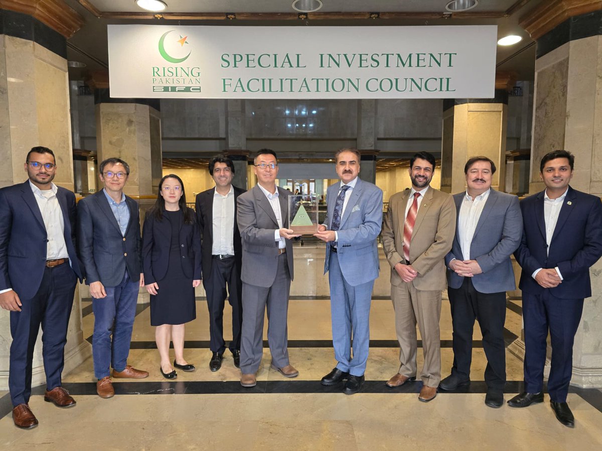 jameelaq's tweet image. A very productive meeting with NayaPay &amp;amp; AliPay, the Alibaba-backed fintech giant. They will enable payments with Alipay&apos;s global network. Alipay&apos;s operations in Pak will be a game changer for our digital landscape &amp;amp; drive Pakistan&apos;s digital economy forward.
#RisingPakistan
#SIFC