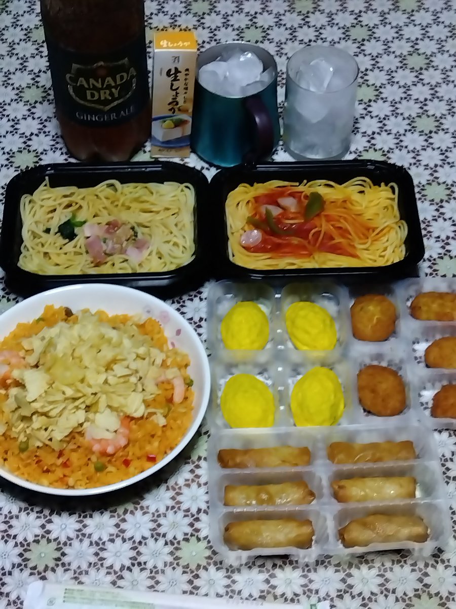 zenko_kitayama's tweet image. 皆様お疲れ様です🙇‍♀️
秋の砌を迎え🍁紅葉が山々を彩るこの清爽な季節にいかがお過ごしでしょうか？
涼風そよぐ中しばし時を忘れ食と自然の美しさに心を寄せるひと時をお楽しみ下さいませ！！
またスグにヤツはやって来るんです…
私から集中力とやる気を奪い尽くす❄🥶☃️ヤローが😖

#冬がはじまるよ