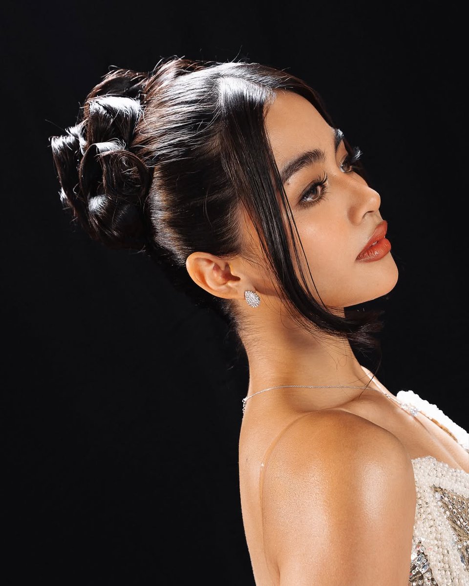 NewsKoPH's tweet photo. NAGBALANDRA ng ganda si Vivoree Esclito sa kanyang latest viral photos sa IG.

"Last night was a blast 💥," sey niya sa post.

📸 IG/ @vivoree
 
Sundan: https://t.co/cPs5DJ74AH https://t.co/i2rtE3IhgC