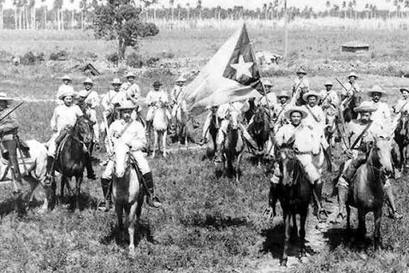 GobiernoSanJuan's tweet image. 1895: Comienza la invasión al occidente de Cuba, cuando las tropas lideradas por el Lugarteniente General Antonio Maceo parte de los Mangos de Baraguá en su histórica epopeya.
#PoderPopular
#SanJuanyMartínez
#UnidosXCuba
