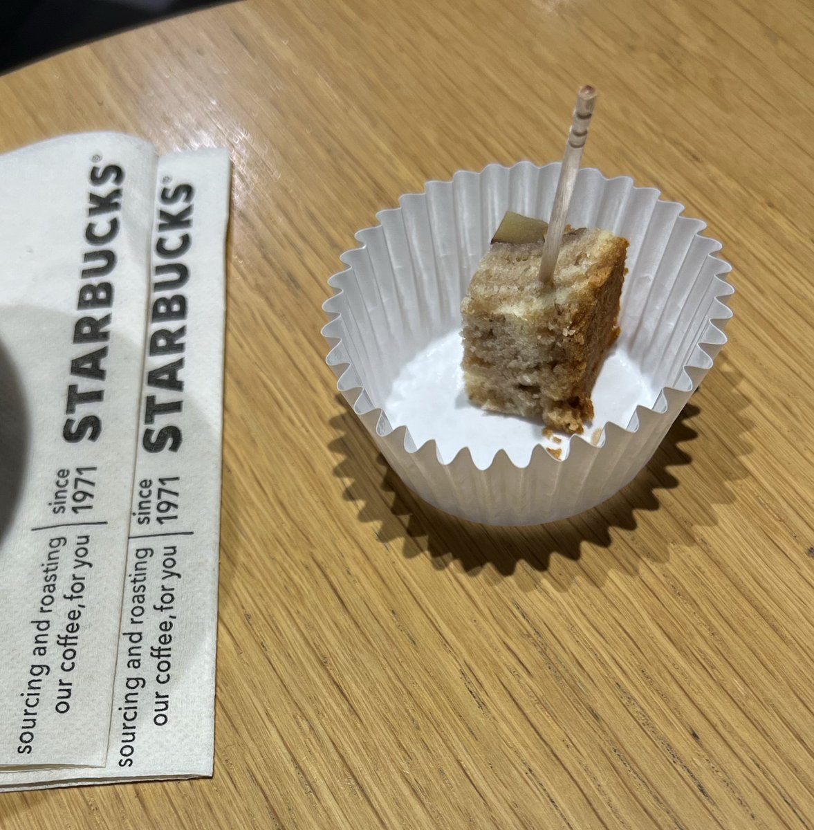 スタバでマロンケーキ🍰の試食貰った〜♪

嬉しい☺️