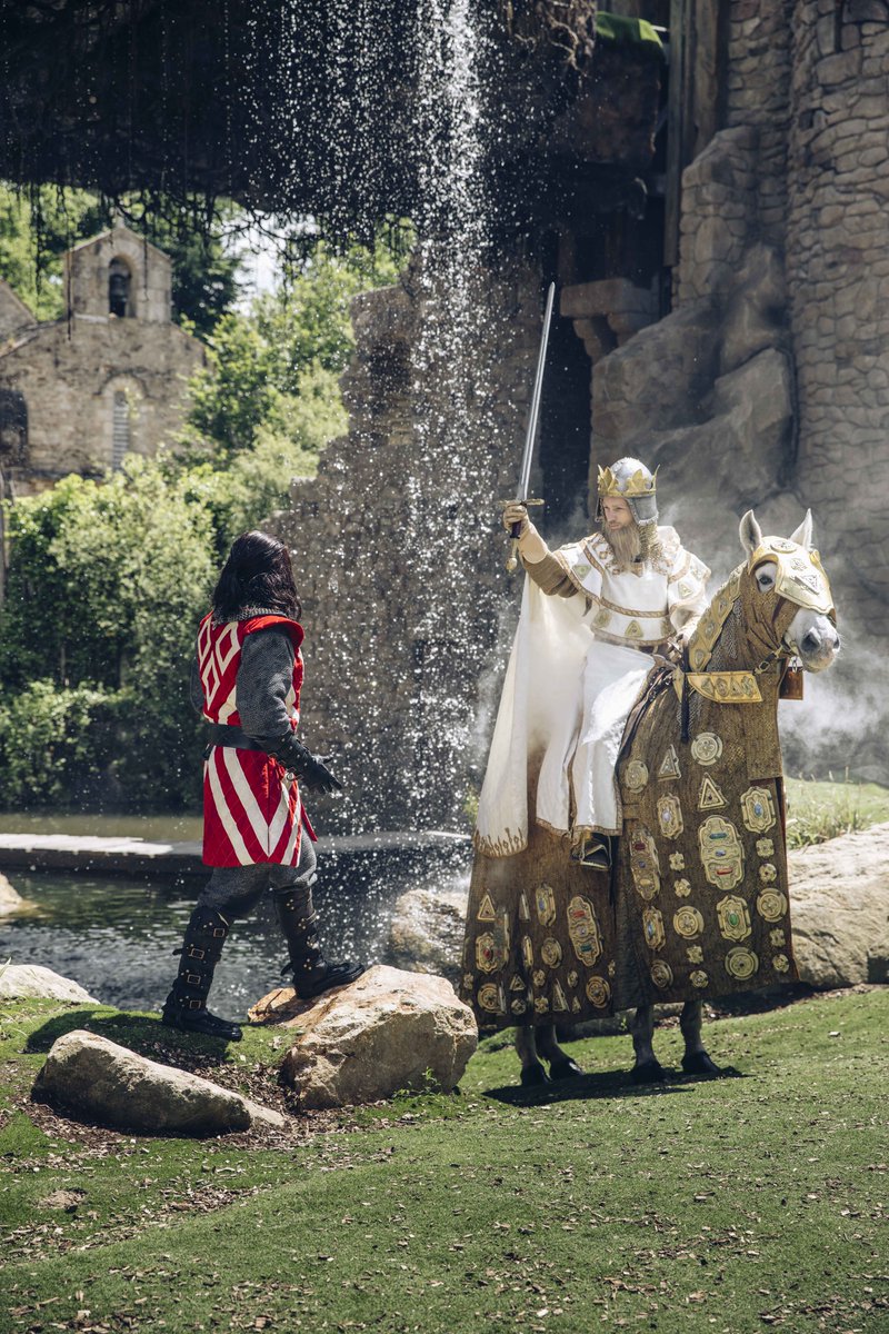 Puy du Fou tweet media