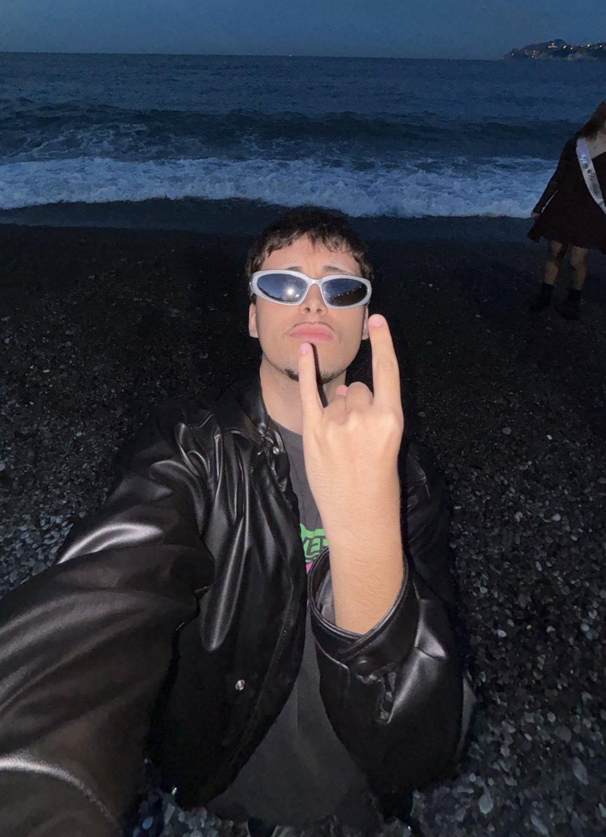 şebo sahalara geri dönüyormuş?? #SebnemFerah