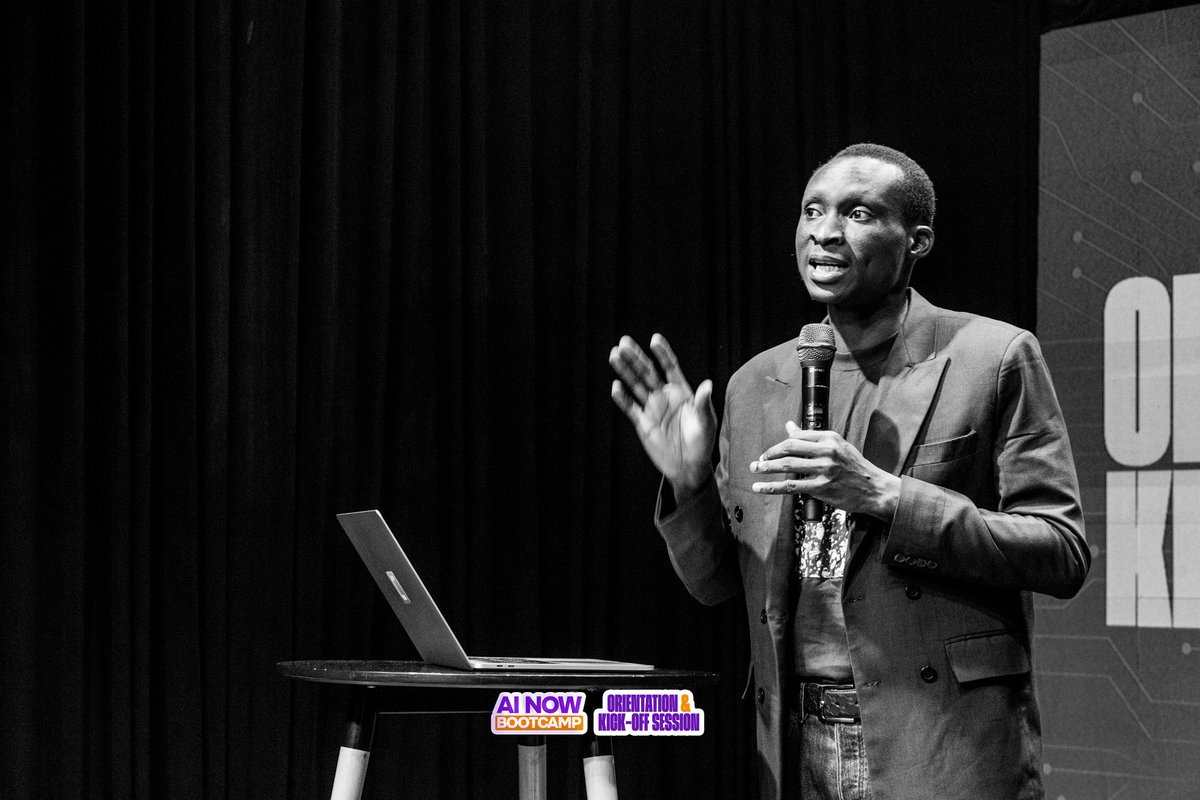 theincubator_ng's tweet photo. Zacchaeus James, the Technical Support for The Incubator Hub, guided students through the onboarding process. He also shared tips on how to navigate the Learning Management System effectively.

#theincubatorhub #AINOWBOOTCAMP #CareerInAI https://t.co/Amh04sNarC