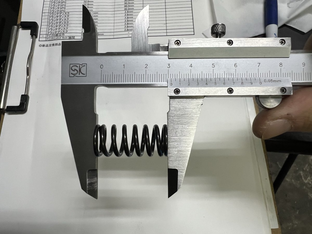 2t_project's tweet image. 浜松市SDR200整備状況です。
3日間のお休み明けから作業再開です！
測定を進めました✨
シリンダー以外測定し、問題ありません！
シリンダーゲージのサイズがなかったので急いで注文！
マスターリングゲージも買ってまさかの出費😢
クランクケースベアリングも打ち替えます！
#sdr200  #2tv #2スト