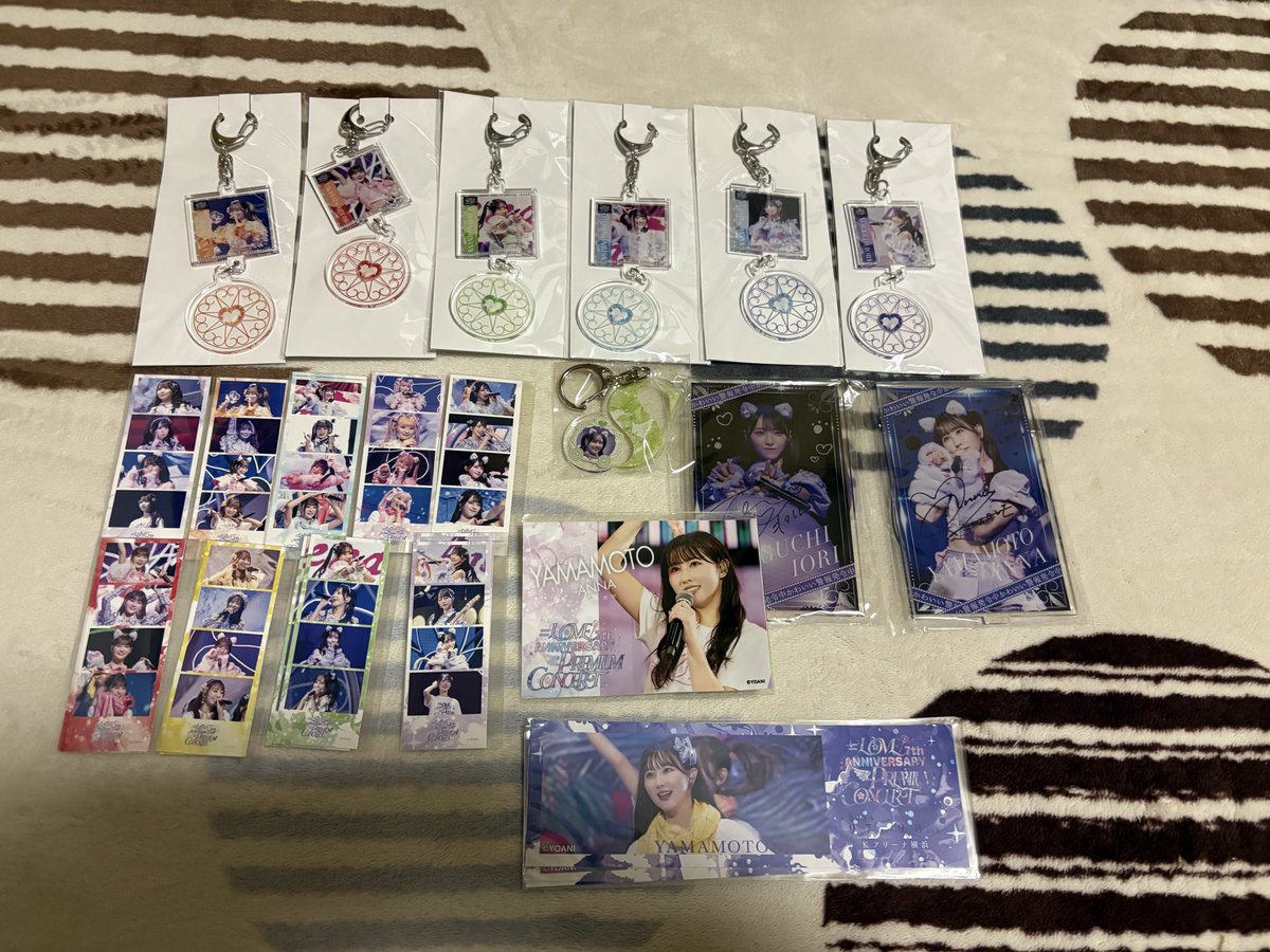 equal_not_'s tweet photo. イコラブ　ノイミー　ニアジョイ　トレ　買取　交換

【譲】イコラブグッズ類

全てのお品物状態確認できておりません

郵送のみ https://t.co/btFOHbi9vG