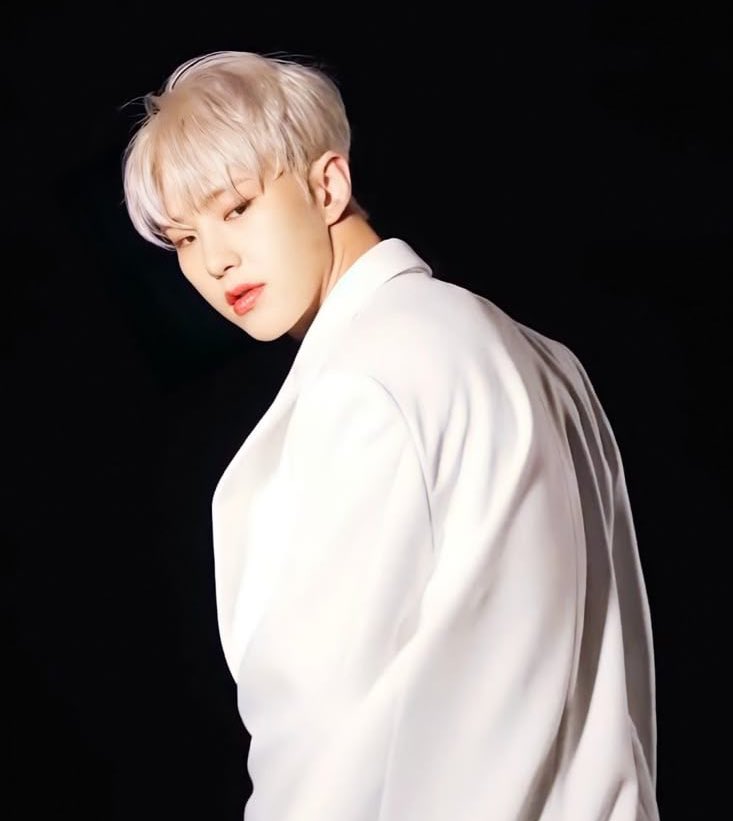 GrasyaUji's tweet photo. A #soonhoon oneshot dark au

Wherein a soon to be priest unexpectedly falls for the murderer who keeps confessing to him, each sin cracking his faith. 

What if saving him meant sinning with him? https://t.co/hsWXv1ECpE