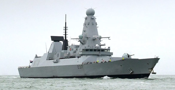 BREAKING Royal Navy scrambles in NATO mission after Russia warship spotted in UK waters
mirror.co.uk/news/uk-news/b…