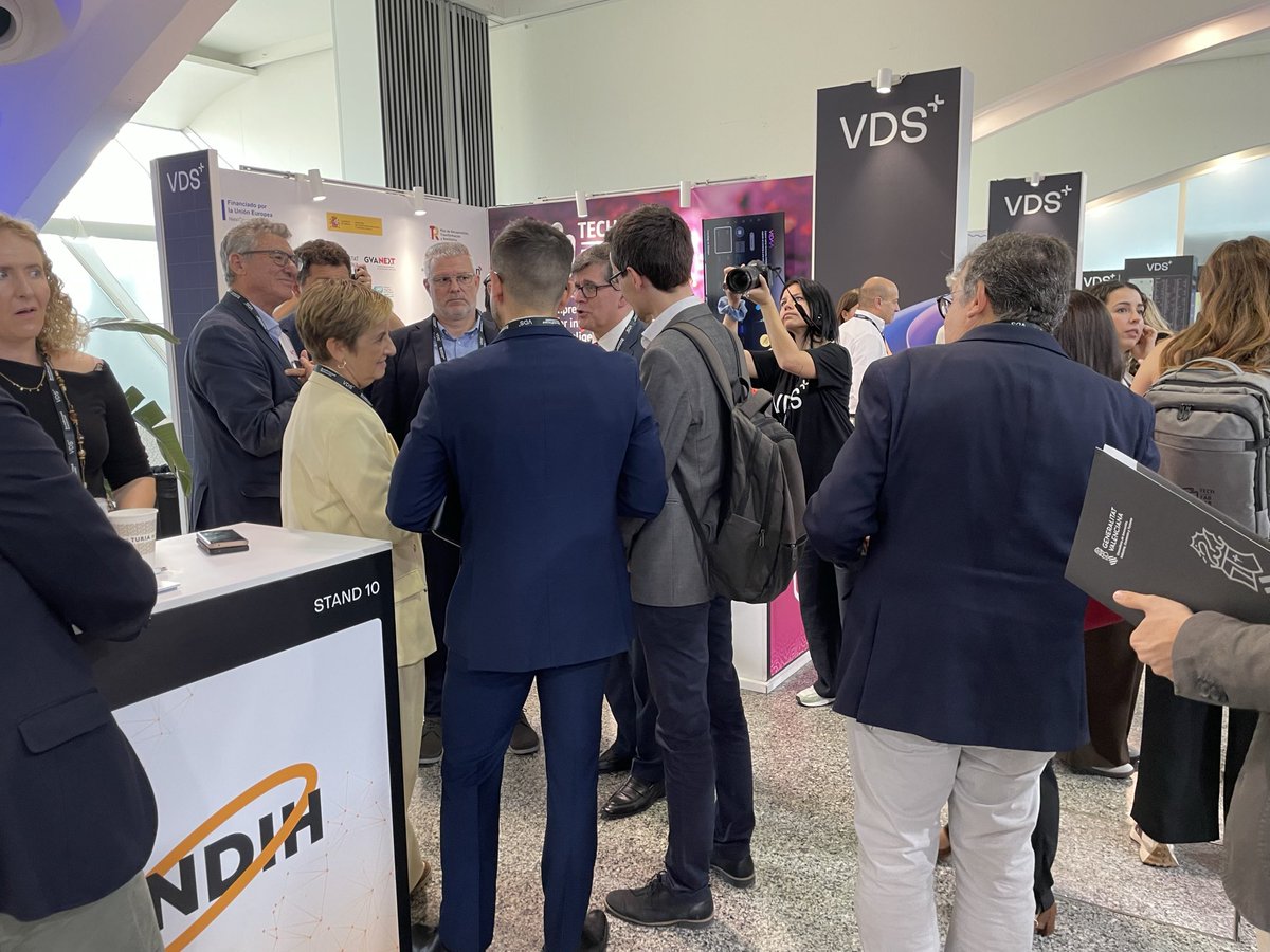TechFabLabCV's tweet image. Comenzamos la mañana de estos dos días intensos en @VDS_event en la @ciudadartesciencias
Encontraréis el stand de #TechFabLab junto a la entrada principal, el número 8, y las startups que nos acompañan en las islas i19 e i20
#VDS