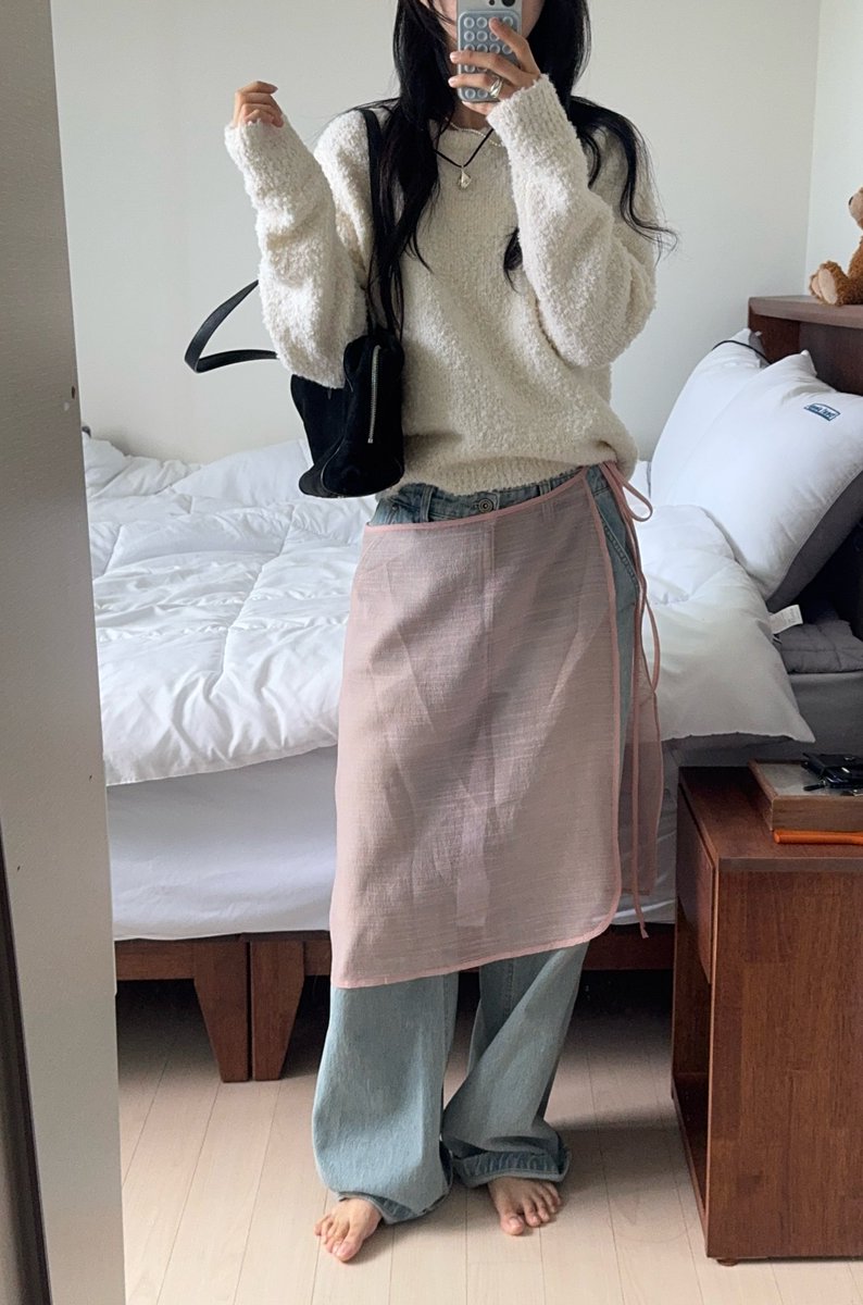 이번주 내내 니트만 입을 것을 제안한다