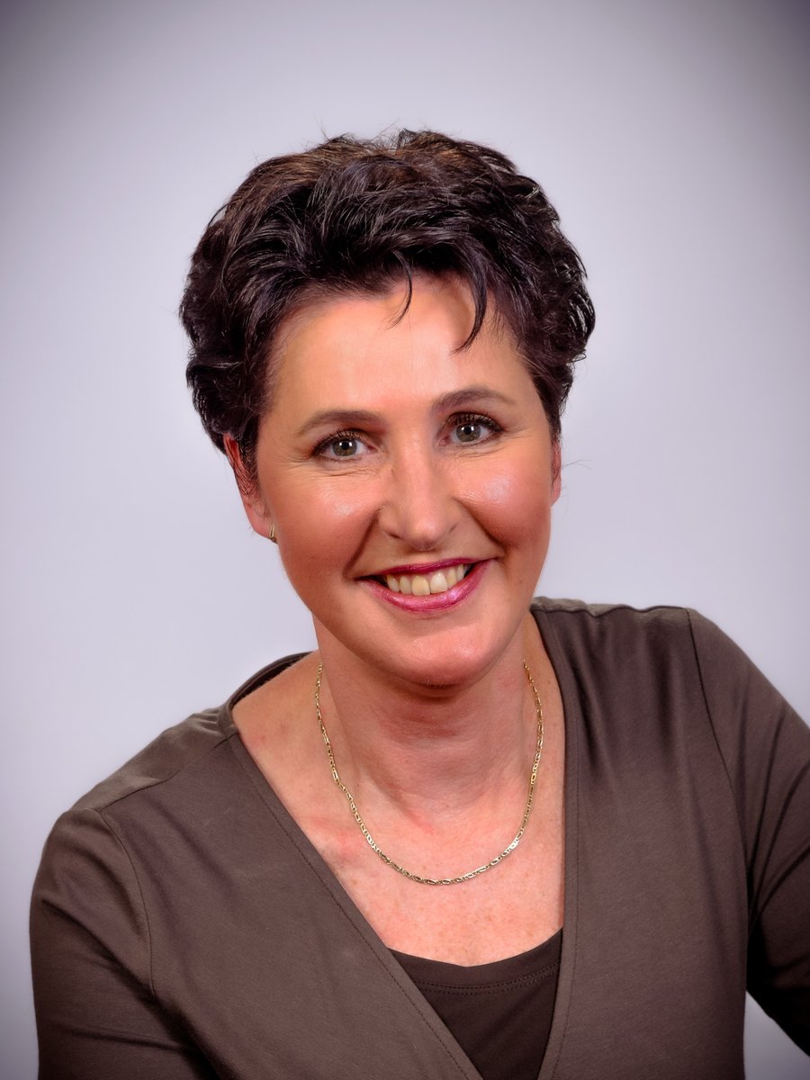 📢 In aanloop naar #verkiezingen2026 blikken we met raadsleden van #DeWolden terug. Deze keer: Anneke Assink (PvdA).

🗣️ “Meebeslissen over je eigen gemeente is een voorrecht.”
👉 dewolden.raadsinformatie.nl/info/wat_doet_…
#DeWolden #gemeenteraad #raadinbeeld  #lokaalbestuur