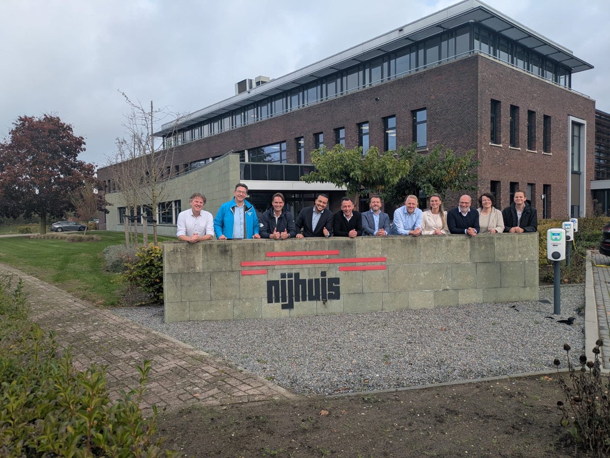 Vanochtend bezocht ik samen Met <a href="/AlwinteRietstap/">Alwin te Rietstap</a> <a href="/DonCeder/">Don Ceder</a> <a href="/Nijhuis_Bouw/">Nijhuis Bouw B.V.</a> in Rijssen om te praten over het thema ; 100 x 🏠 in Nederland 🇳🇱 bouwen