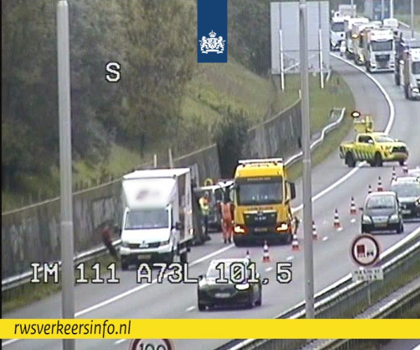 Meerdere voertuigen in botsing op A73 bij Wijchen