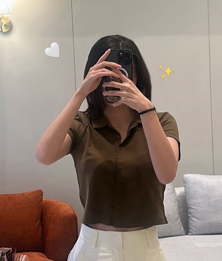 freen_brainrot's tweet image. the outfit? the hair? the hands? and the 🤍? ARE YOU KIDDING MEEE?????😭