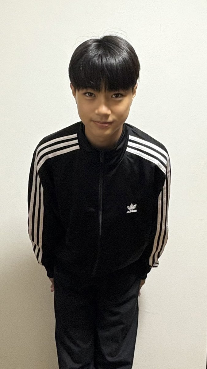 bmsg_trainee's tweet image. ⸜ ✉️ #LETTER_FROM_YU ✨ ⸝

皆さんおはようございます。こんにちは。こんばんは。#YU です!

ラストピースでの応援誠にありがとうございました!
皆さんの応援のおかげで勇気が出ました!!

これからもBMSG TRAINEEとして頑張りますのでよろしくお願いします!!

#BMSGTRAINEE
#BMSG