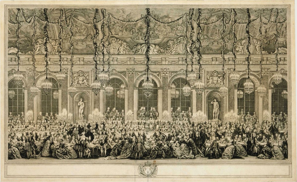 Pensez-vous vraiment qu’il n’y avait qu’une rangée de lustres dans la #galeriedesGlaces ? Certains conservateurs font vraiment n’importe quoi ! 
#Vues sous #LouisXIV, #LouisXV et #LouisXVI. 
Mon propos bientôt. #Versailles