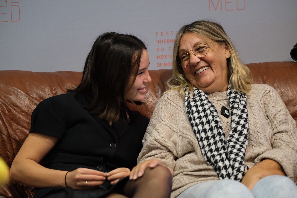PublikArt's tweet photo. @Cinemed1 Hélène Trinidad, ancienne Amazone, adoube complètement le film réalisé par Mélissa Drigeard. Sans en faire l'apologie du casse et d'adrénaline de cette vie de braqueuses, il permet d'apporter quelques justifications dont le poids terrible de la condition sociale.

📸 @J_Aliot https://t.co/scrZHgrHjz