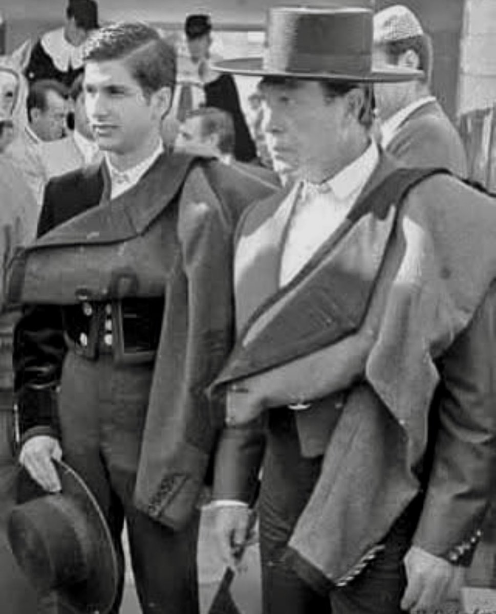 emejotalm's tweet photo. Año XXV d. C. (después de Curro)
Día X d. M. (después de Morante)
#Todoslosdíasdemivida🙏🏻🙏🏻 https://t.co/TGL8lflWVR