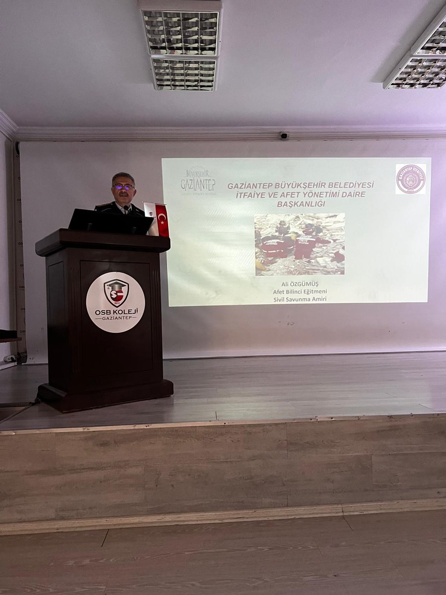 gbbitfaiye's tweet photo. İtfaiye ve Afet Yönetimi Daire Başkanlığımız eğitimlerine devam ediyor. Son olarak OSB Kolejinde 'Deprem Arama ve Kurtarma' eğitimleri başladı. Eğitimler 3 gün sürecek ve yaklaşık 700 öğrenci ve öğretmen eğitim programına katılmış olacak.

@FatmaSahin @GaziantepBeld https://t.co/tQ6ybs1Kaq