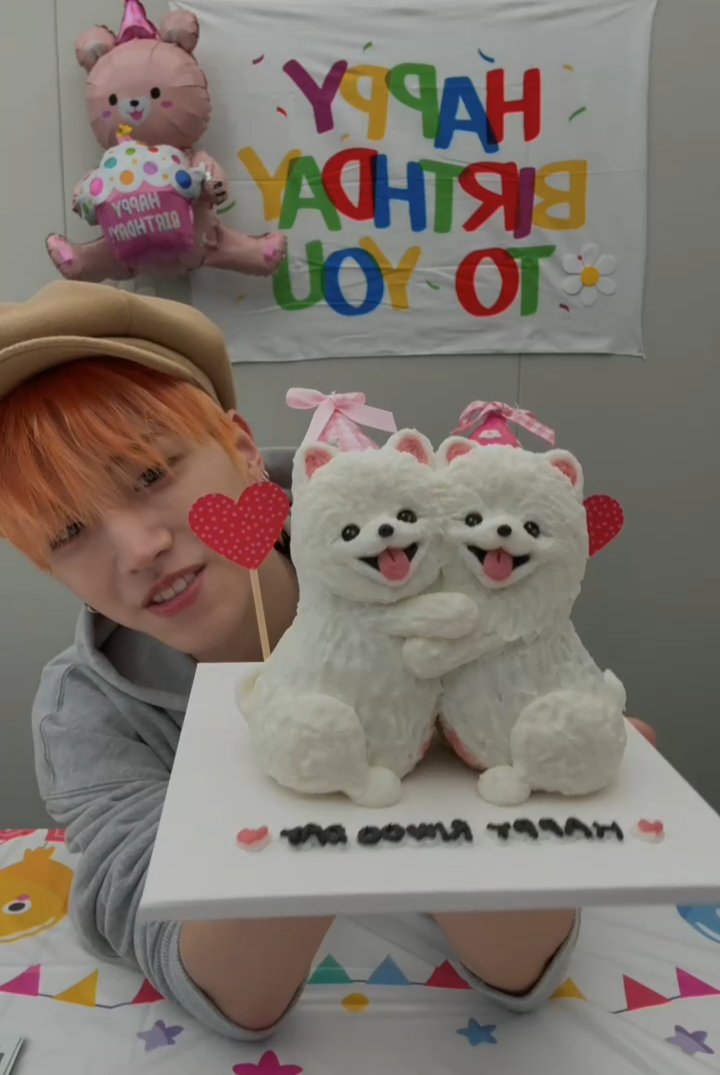 🐶’s comment to 🦦’s live

🐶 Isn’t it love when you even enjoy listening to obvious things? Hahahahaha
🐶 It’s fun~
🐶 Riwoo, how did you like the present? 🙈
🐶 I came down, fainted, and fell asleep LOLLLLLLLLLLLL