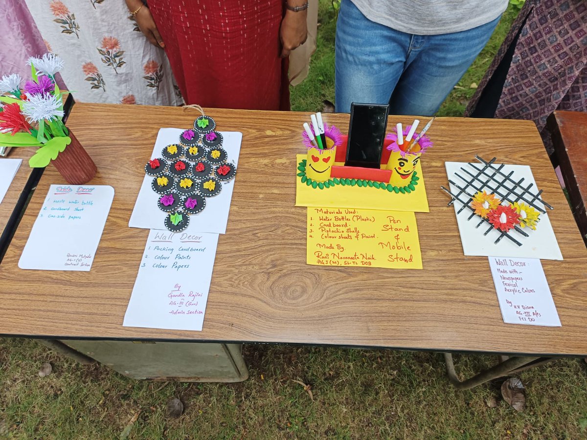 In View of POSHAN Maha, 
A Waste to Art Competition held at Divisional Office Bangalore/ पोषण महा के उपलक्ष्य में,
बेंगलुरु के संभागीय कार्यालय में अपशिष्ट से कला प्रतियोगिता का आयोजन किया गया।