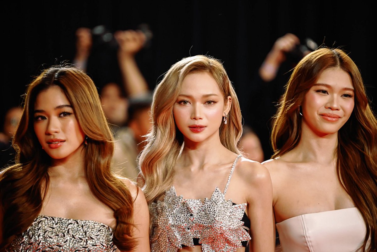 gwenloicrumbss's tweet image. BINI's model line slaying us all and no one's complaining with the insane display of visuals