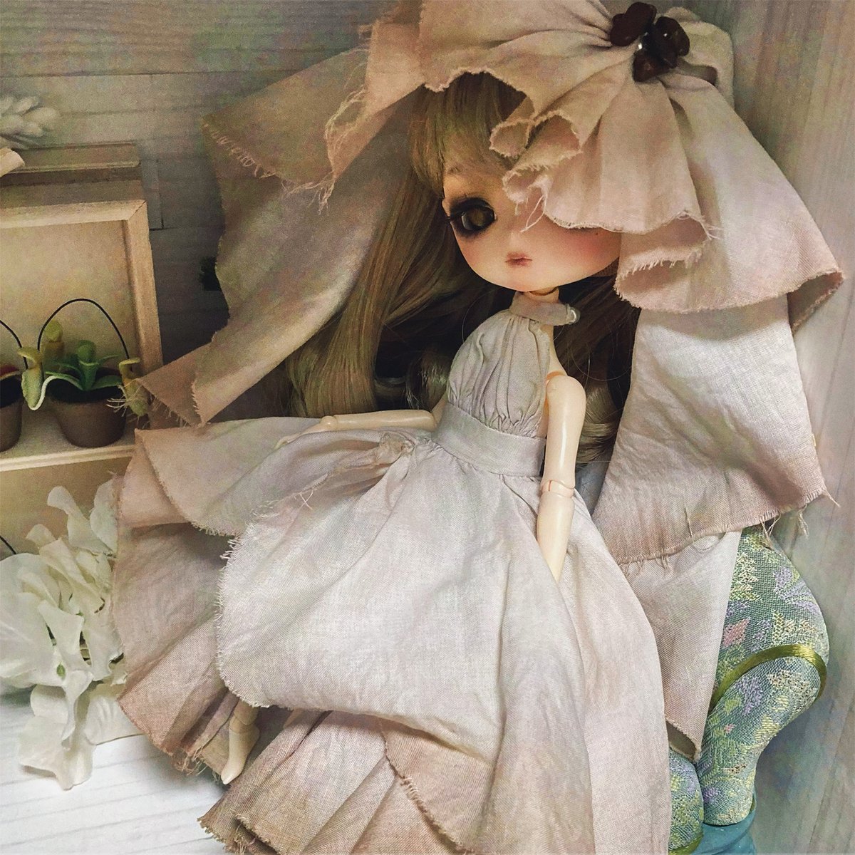 遅ればせながらのお披露目です。
五十嵐椛様(<a href="/momiji_tk/">五十嵐椛</a>)のNagiヘッドさんとご縁を頂きました！
繊細な筆致に深みのあるパステル、様々な表情を見せてくれて美しいです…！
名前はジーナさんです。
#ハルモニアブルーム
#Harmoniabloom