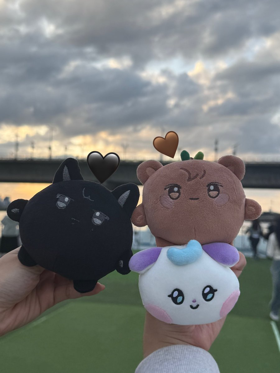 🌊⛴️🖤